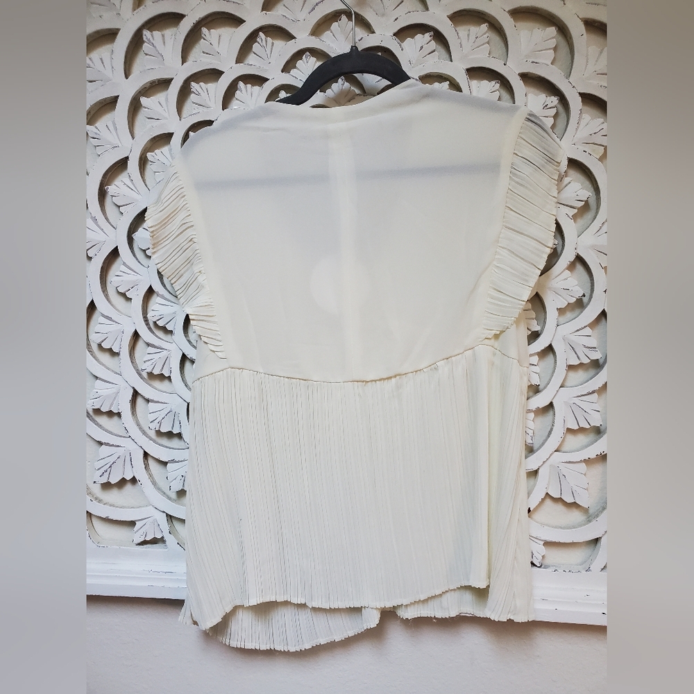 Hayden Los Angeles Pleated Cap Sleeve Blouse Cream Large NWT - Picture 5 of 9